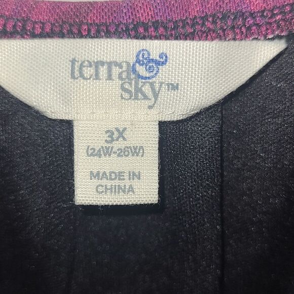 NWT TERRA & SKY Fuchsia Floral Dress - Picture 2 of 3